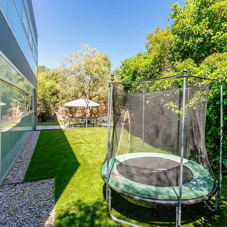 Arago Villa *