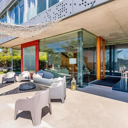 Arago Villa *